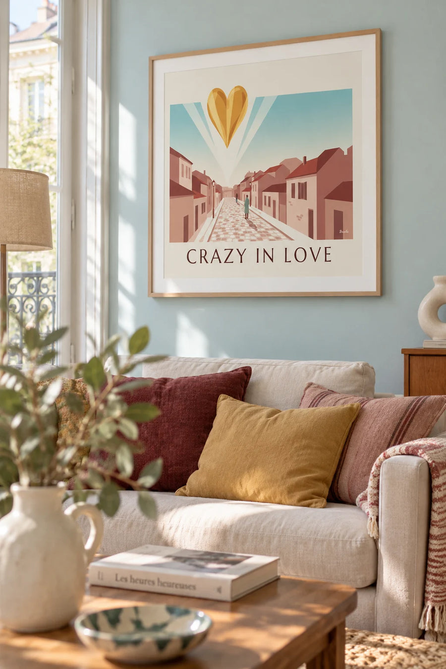 Affiche cœur doré Crazy in Love sur fond rose poudré : encadrée au mur