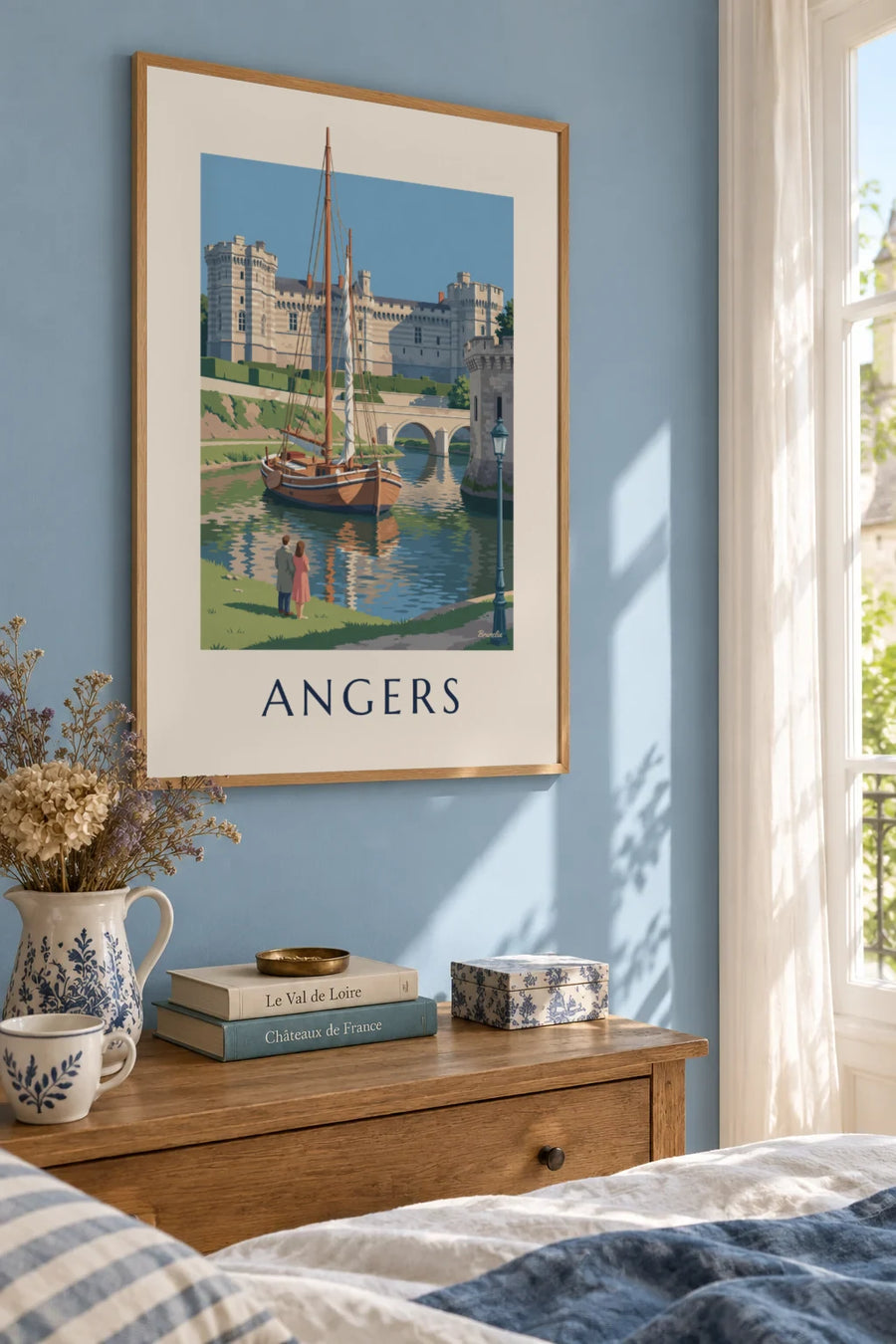 Affiche château d'Angers et voilier amarré sur la Maine : encadrée au mur