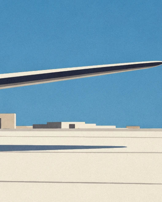 Une aile effilée au-dessus du tarmac, avec les bâtiments de l'aéroport au loin sous le ciel bleu