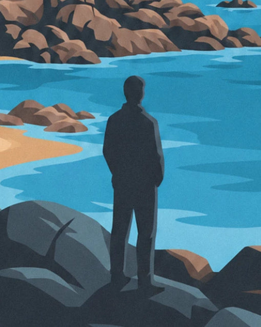 Le promeneur en veste sombre, mains dans les poches, face à la mer depuis un gros rocher