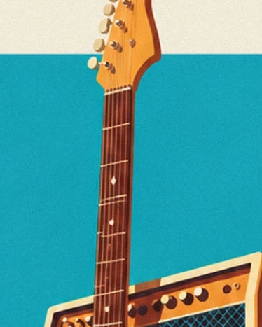 Le manche de guitare à tête dorée devant un ampli ocre et un mur turquoise