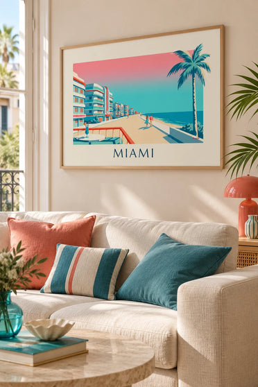 Plakat koktajl i palmy na Ocean Drive w Miami: w ramie na ścianie