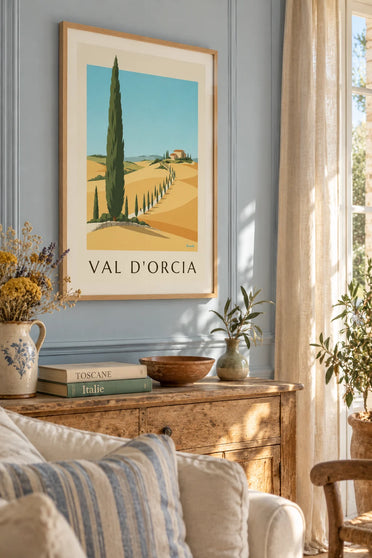 Plakat ze wzgórzami doliny Val d'Orcia i cyprysami w Toskanii: w ramie na ścianie