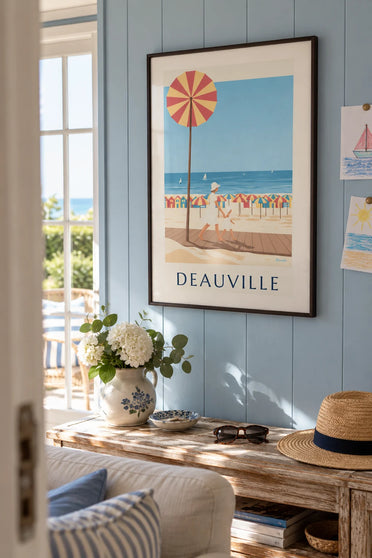 Plakat mama z córeczką na deptaku Les Planches w Deauville: w ramie na ścianie