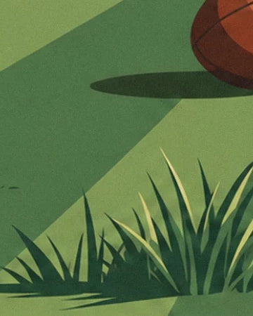 Les touffes d’herbe pointues et l’ombre du ballon sur la pelouse verte