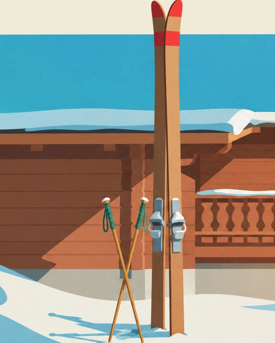 Les skis en bois et leurs bâtons croisés contre le chalet enneigé