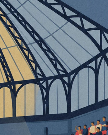 Les arches et les poutres sombres de la verrière aux vitres bleues et dorées