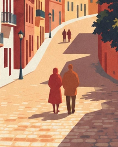 Les promeneurs dans la rue pavée en pente, entre façades orangées et réverbères