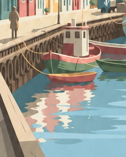 A green boat with a white cabin, a red rowing boat and their reflections beside the quay
