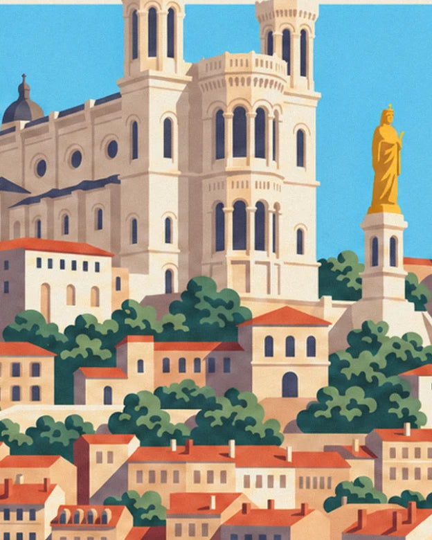 La basilique de Fourvière en pierre claire et sa Vierge dorée, sur la colline