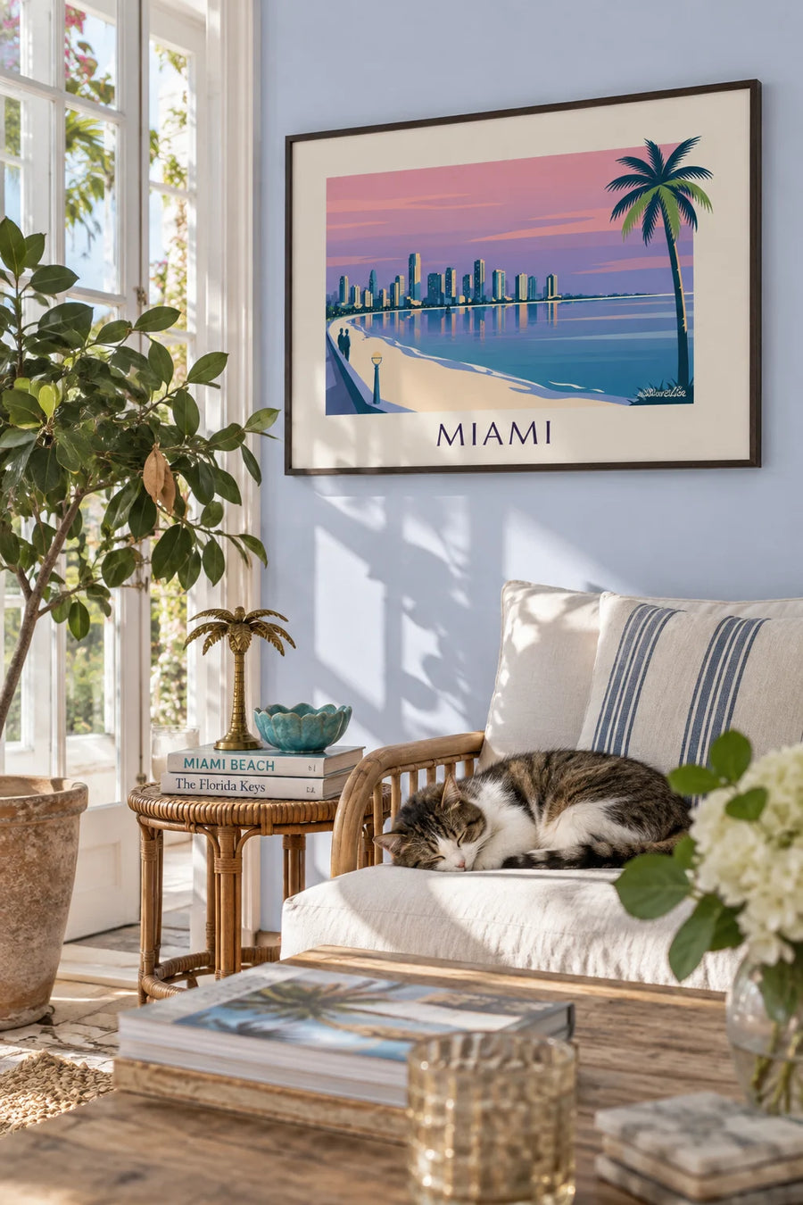 Affiche gratte-ciel et palmiers de Miami au crépuscule : encadrée au mur