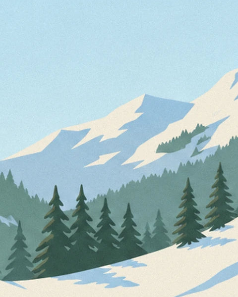 Les sapins vert sombre sur les pentes enneigées, au pied des montagnes bleutées
