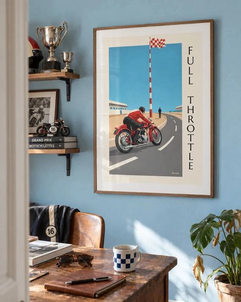 Affiches moto : affiche de la collection encadrée dans un intérieur