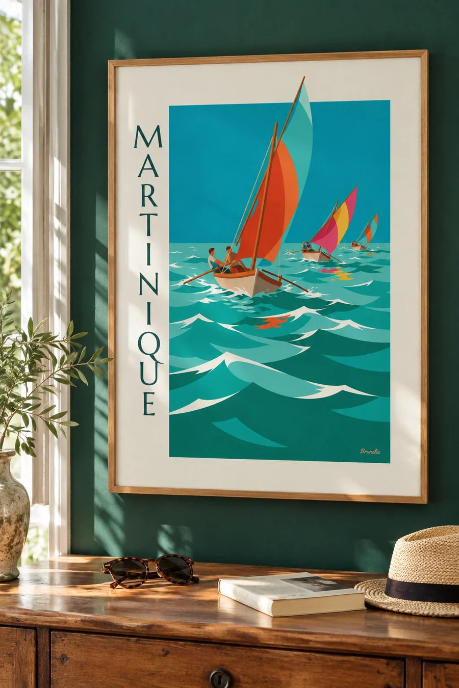 Affiche Martinique, course de yoles aux voiles colorées : encadrée au mur