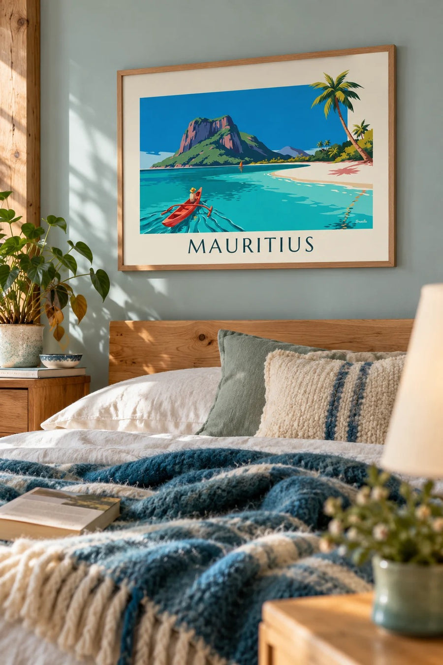 Plakat laguna, palmy kokosowe i Le Morne Brabant na Mauritiusie: w ramie na ścianie
