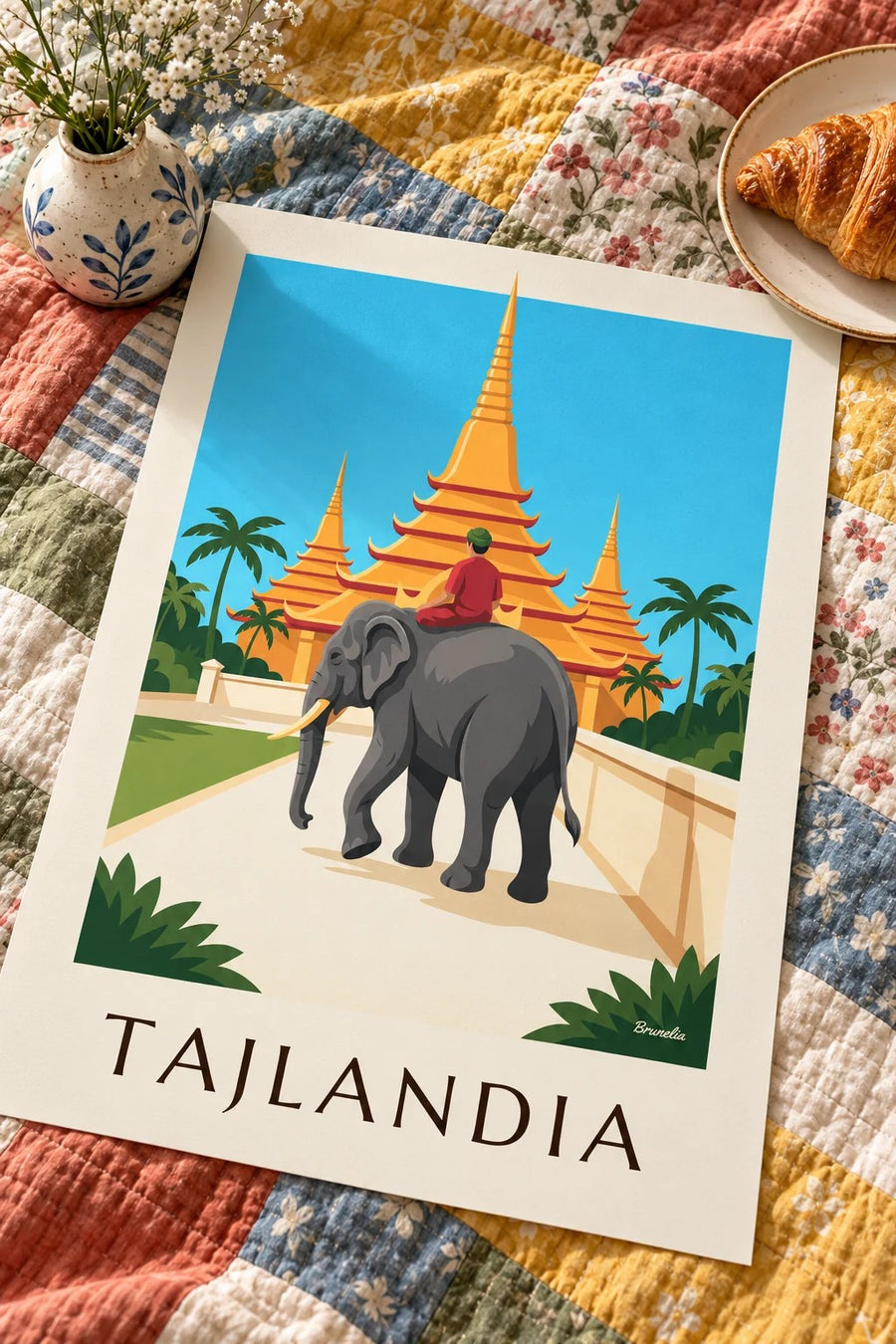 Plakat słoń i złote pagody w Tajlandii: leżący na stole