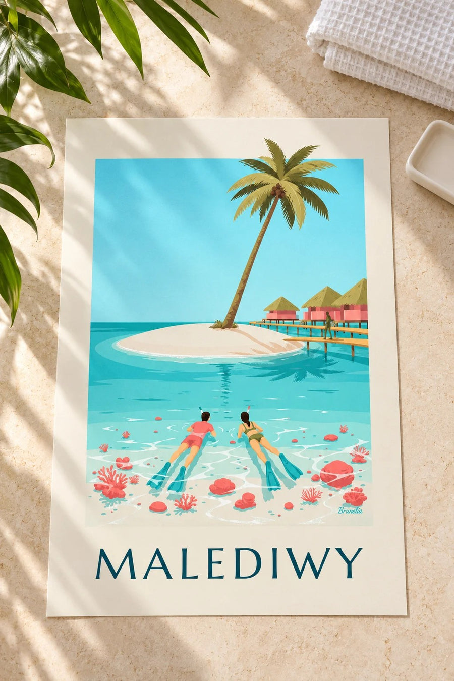 Plakat Malediwy, nurkowie z fajkami nad koralowcami laguny: leżący na stole