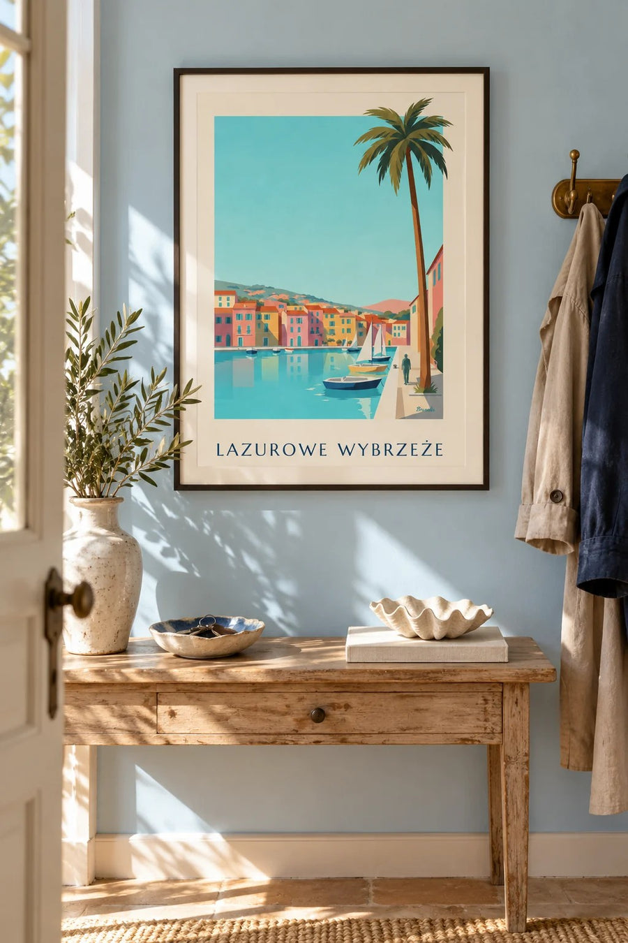 Plakat mały port na Lazurowym Wybrzeżu, domy i żaglówki: w ramie na ścianie
