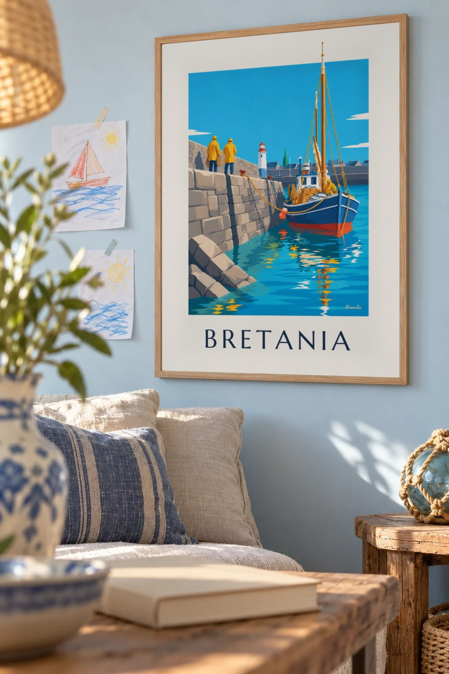 Plakat bretońska łódź rybacka wpływająca do granitowego portu: w ramce na ścianie