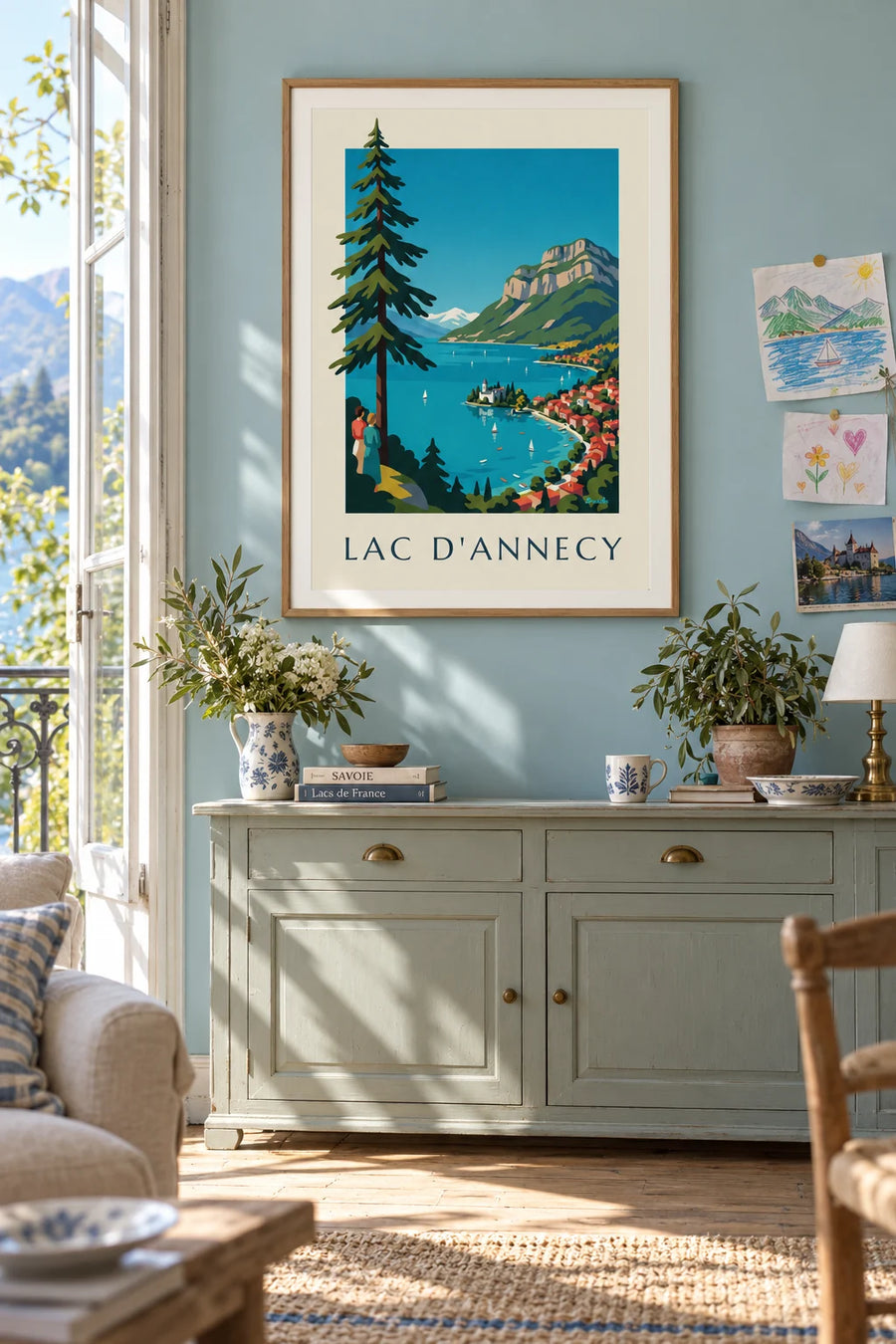 Plakat z jeziorem Annecy w Alpach, żaglówkami i szczytem Tournette: w ramie na ścianie