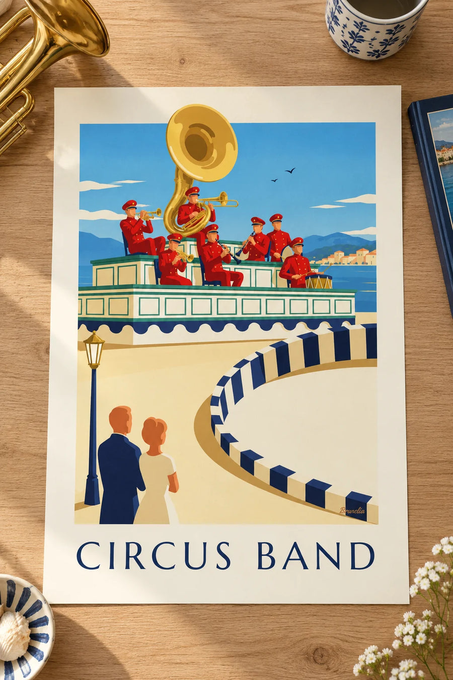 Affiche orchestre du cirque jouant sur son estrade décorée : posée sur une table