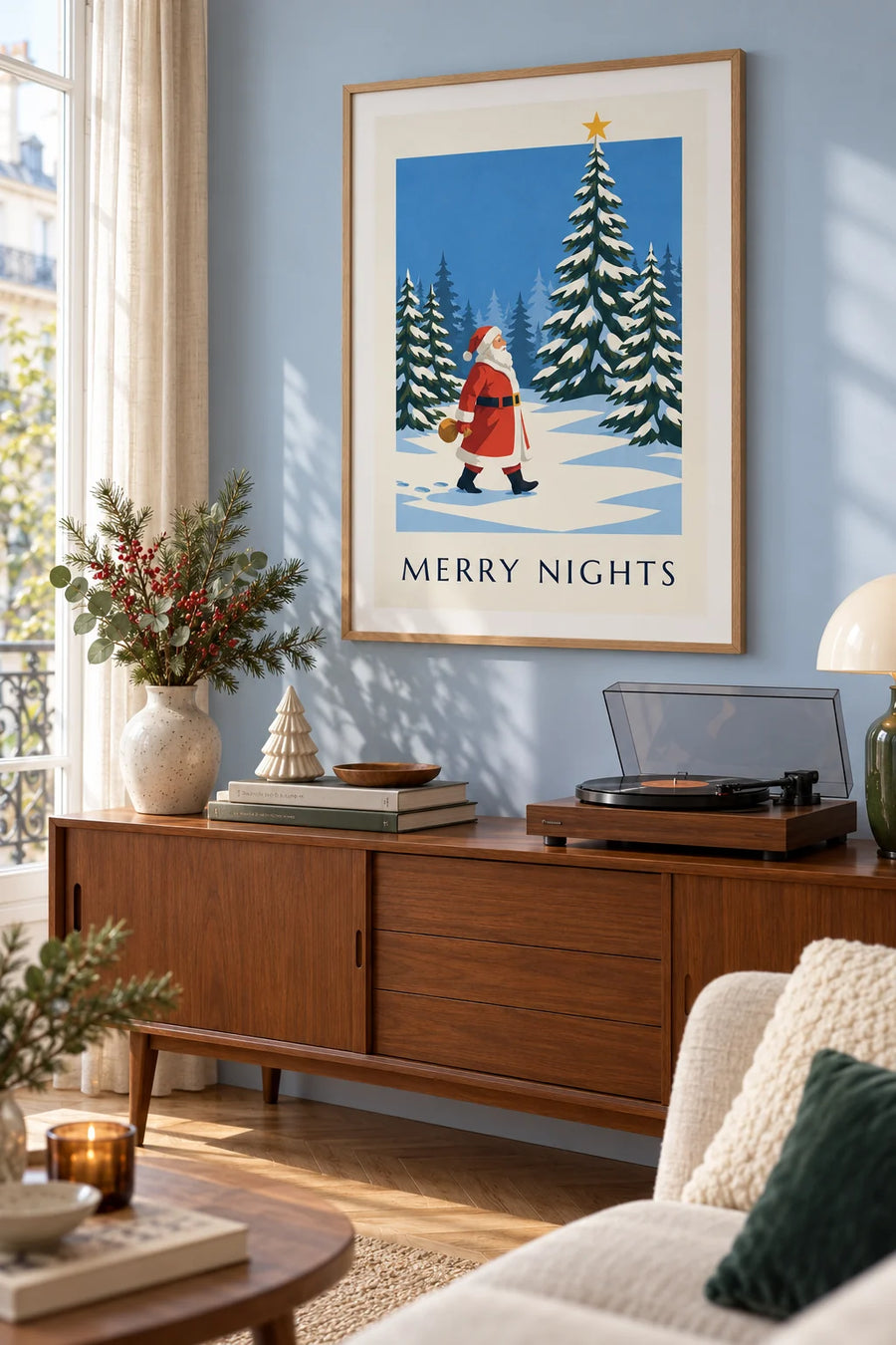 Affiche Père Noël dans une forêt de sapins enneigés sous l'étoile : encadrée au mur
