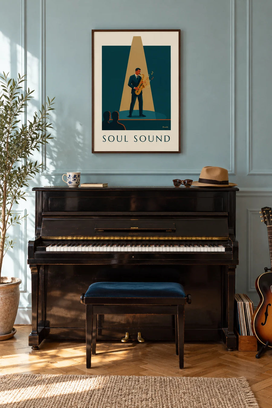 Affiche saxophone doré sous un faisceau de lumière jazz : encadrée au mur