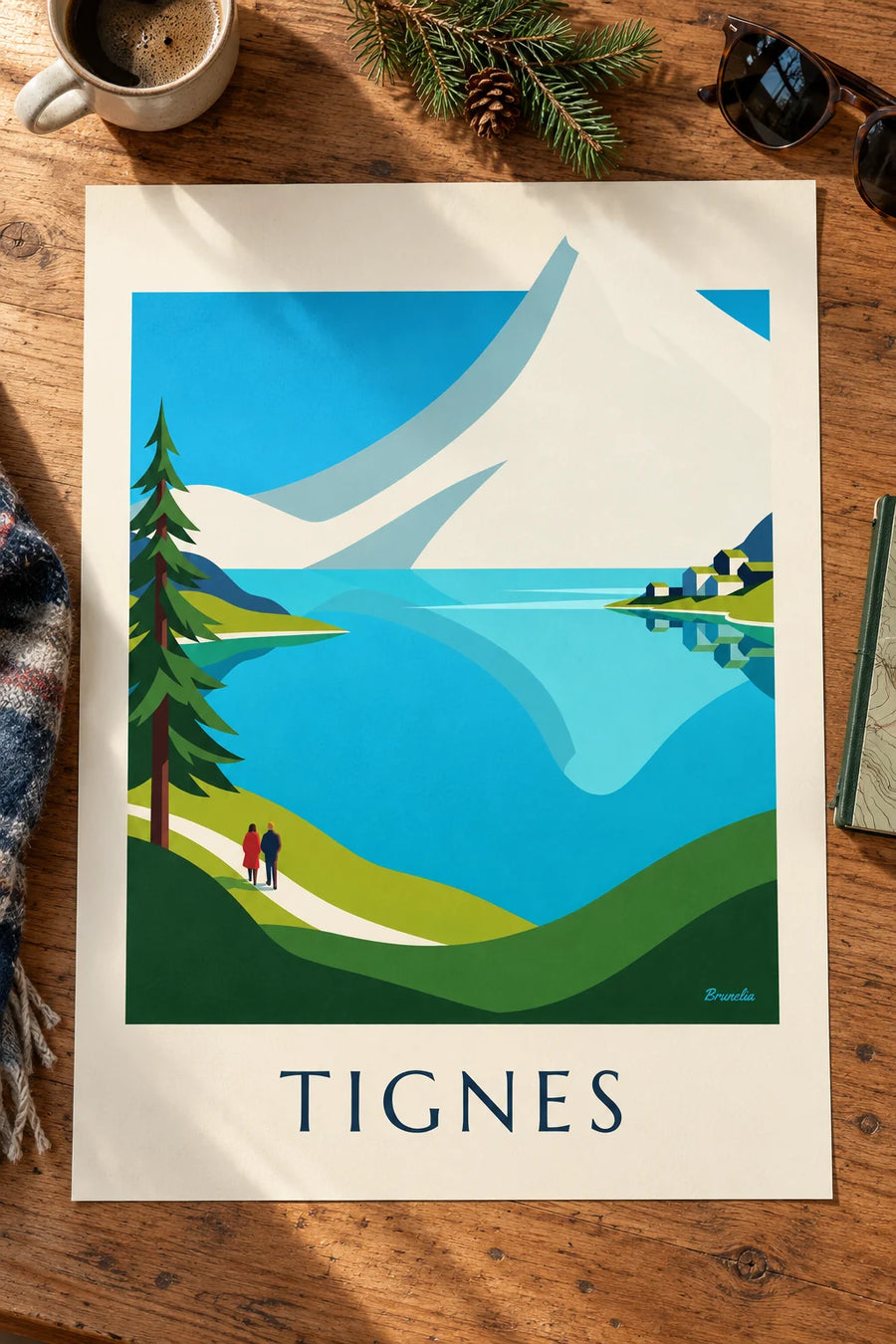 Affiche lac de Tignes et sommets enneigés de la Grande Motte : posée sur une table