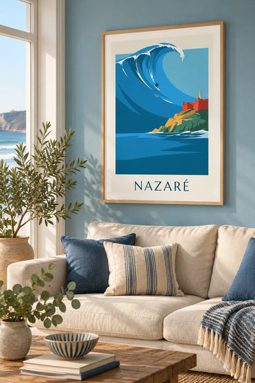 Affiche surfeur sur la vague géante de Nazaré au Portugal : encadrée au mur